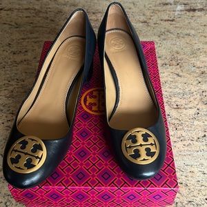 Tory Burch Navy leather pumps